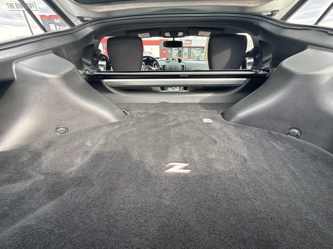 Used 2011 Nissan 370Z Coupe RWD image 20