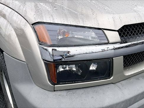 Used 2002 Chevrolet Avalanche 4x4 w/ Convenience Pkg image 22