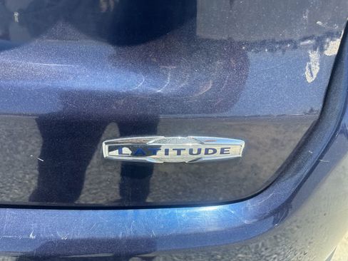 Used 2020 Jeep Compass Latitude FWD image 14