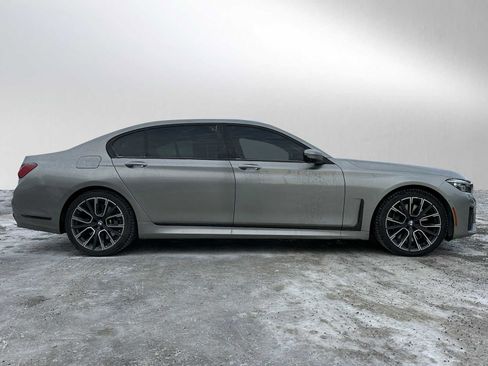 Used 2020 BMW 750i xDrive w/ M Sport Package image 2