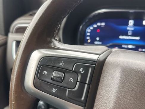 Used 2022 Chevrolet Suburban LT AWD/4WD image 27