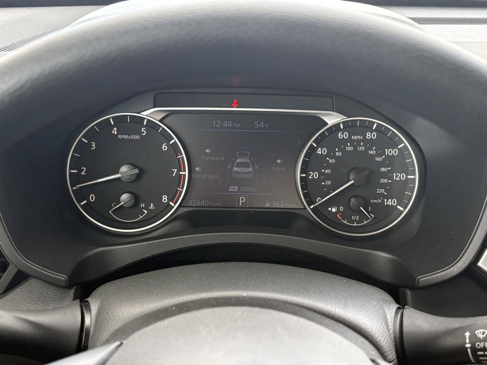 Used 2025 Nissan Altima 2.5 SV FWD image 13