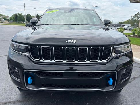 Used 2023 Jeep Grand Cherokee Overland w/ Advanced Protech Group III AWD/4WD image 8