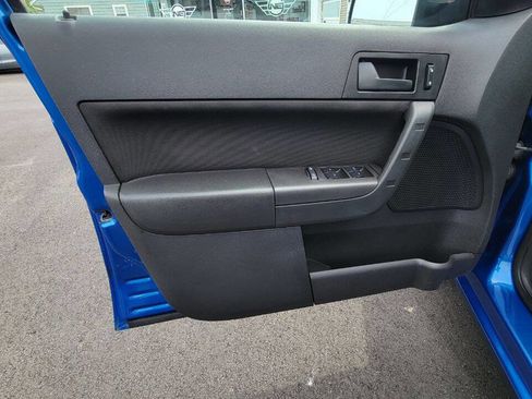 Used 2010 Ford Focus SE FWD image 12