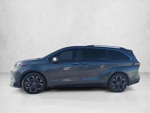 Certified 2025 Toyota Sienna Platinum FWD image 5