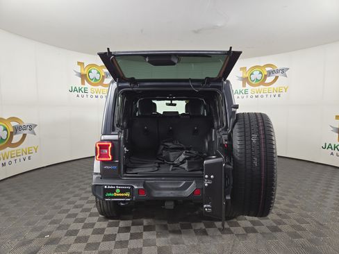 Used 2021 Jeep Wrangler Unlimited Sahara w/ Dual Top Group AWD/4WD image 34