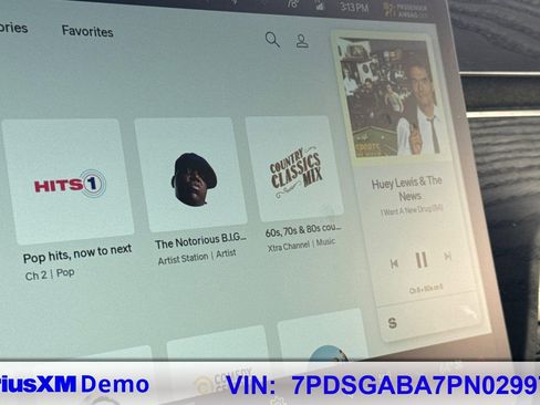 Used 2023 Rivian R1S Adventure image 31