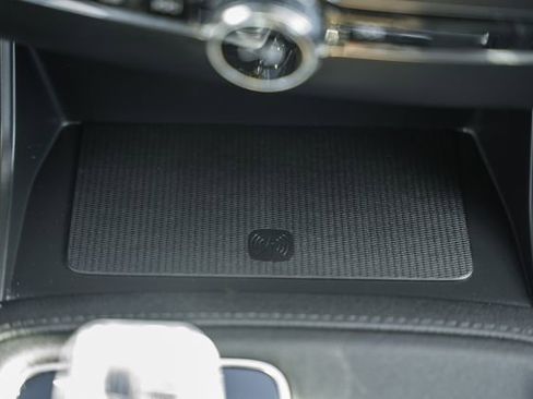 Used 2025 Volvo XC90 B6 Plus image 23