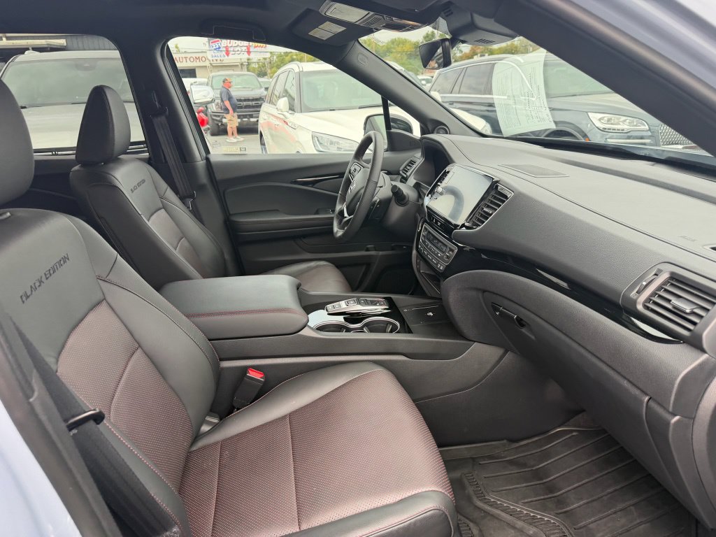 Used 2025 Honda Ridgeline Black Edition image 18