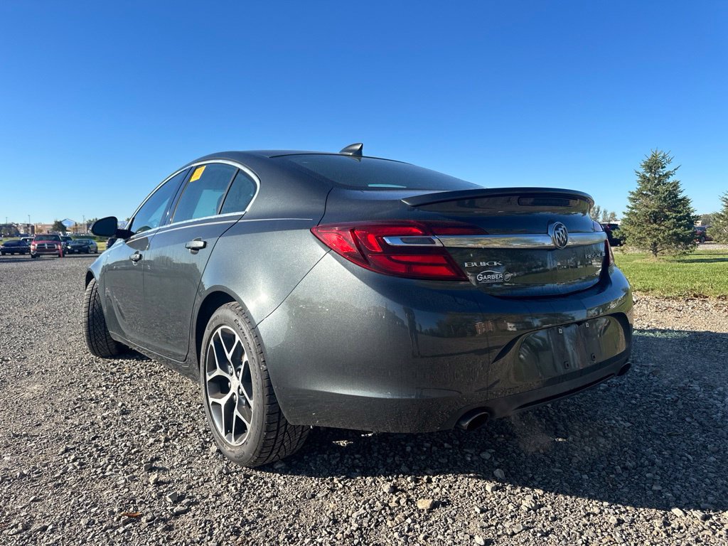 Used 2017 Buick Regal Sport Touring FWD image 8