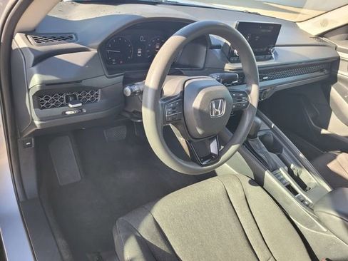 Used 2023 Honda Accord EX image 11