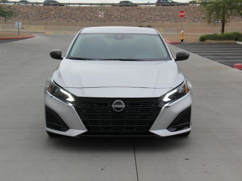 Used 2024 Nissan Altima 2.5 S FWD image 2