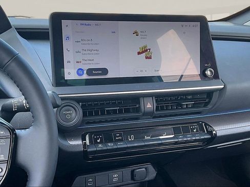 Used 2023 Toyota Prius XLE image 9