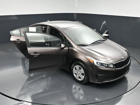 Used 2018 Kia Forte LX FWD image 34