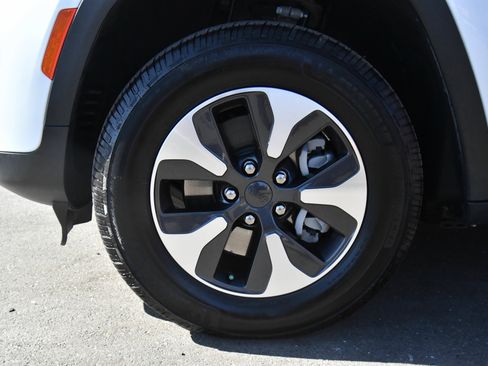 Used 2023 Jeep Grand Cherokee 4WD 4xe image 12