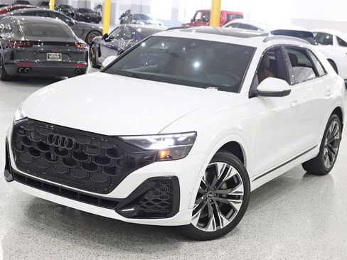 Used 2025 Audi Q8 Premium Plus AWD/4WD image 5