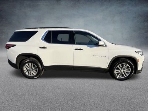 Used 2023 Chevrolet Traverse LT image 8