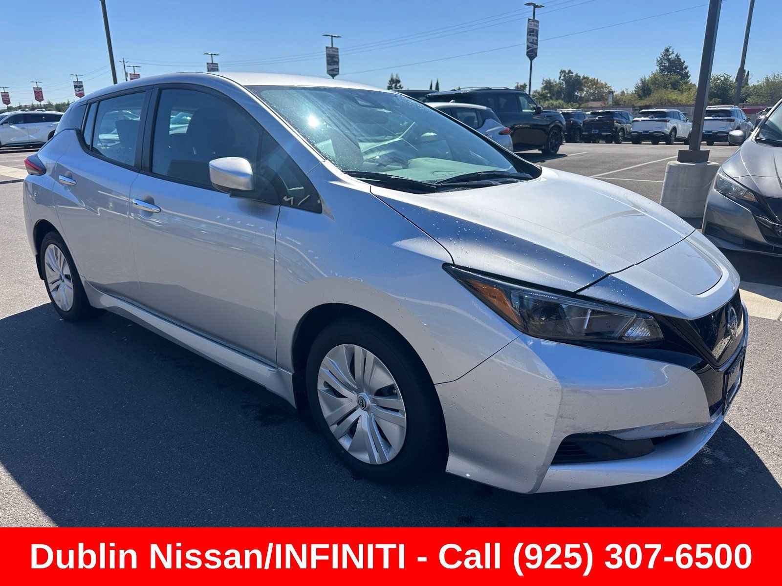 Used 2025 Nissan Leaf S FWD image 1