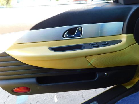 Used 2002 Ford Thunderbird image 22