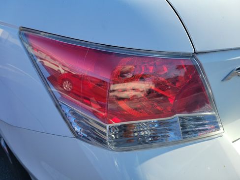 Used 2009 Honda Accord EX image 9
