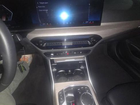 Used 2025 BMW 330i xDrive Sedan image 11