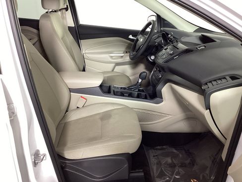 Used 2017 Ford Escape SE w/ SE Cold Weather Package AWD/4WD image 9