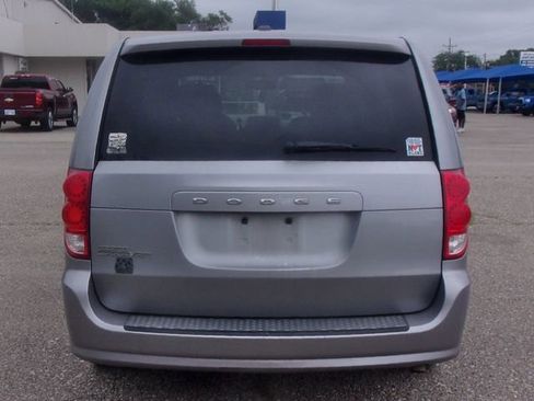 Used 2014 Dodge Grand Caravan SXT w/ UConnect Hands-Free Group FWD image 6