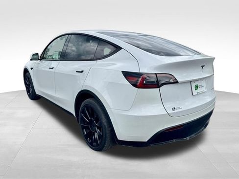 Used 2022 Tesla Model Y Long Range AWD/4WD image 9