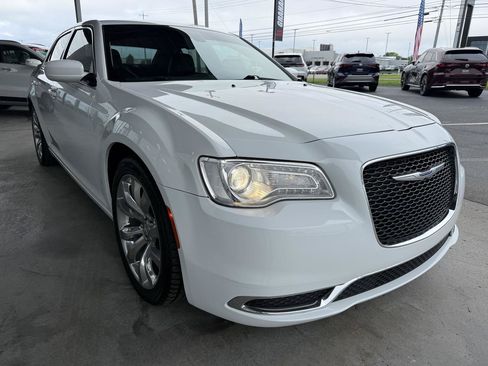Used 2019 Chrysler 300 Touring L w/ Quick Order Package 2EF RWD image 3