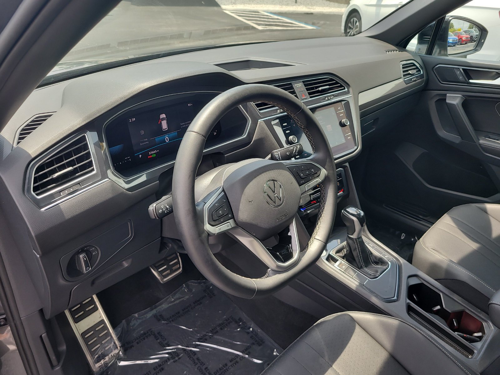Used 2023 Volkswagen Tiguan SE R-Line FWD image 19