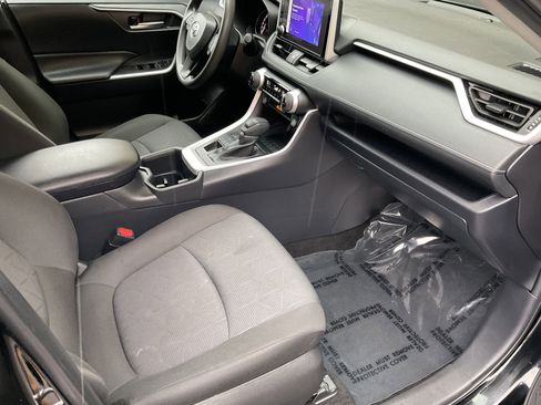 Used 2024 Toyota RAV4 XLE AWD/4WD image 22