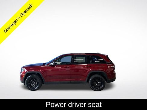 Used 2025 Jeep Grand Cherokee Altitude AWD/4WD image 16