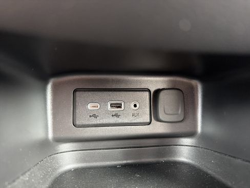 Used 2024 Chevrolet Equinox LT AWD/4WD image 19