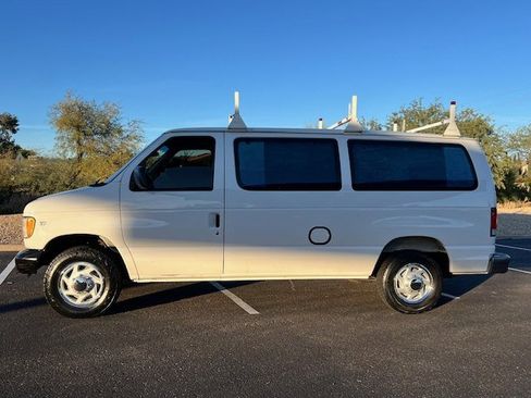 Used 1999 Ford E-350 and Econoline 350 Wagon image 2