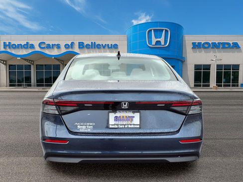 New 2025 Honda Accord SE image 4