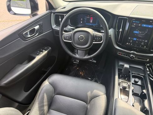 Used 2024 Volvo XC60 B5 Core AWD/4WD image 20