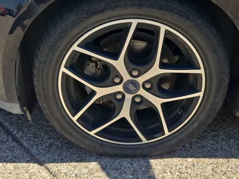 Used 2018 Ford Focus SEL FWD image 14