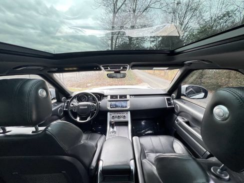 Used 2017 Land Rover Range Rover Sport HSE image 16
