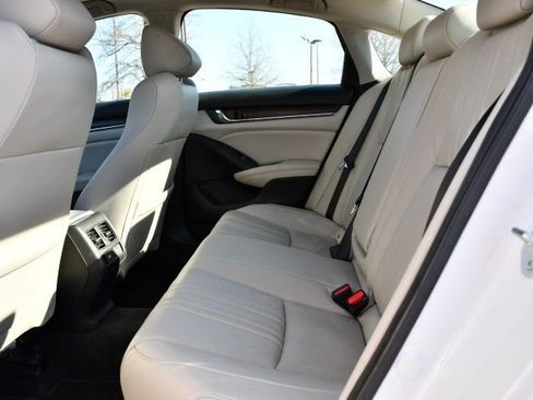 Used 2022 Honda Accord Touring image 18