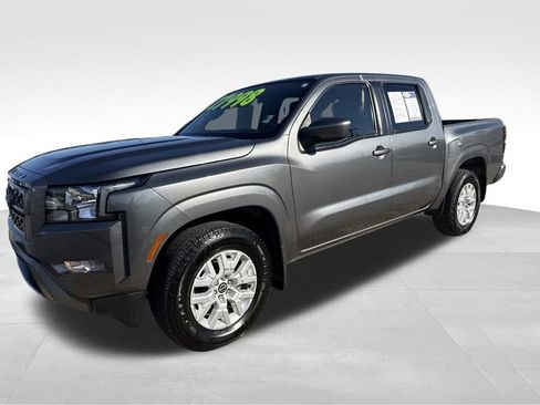 Used 2022 Nissan Frontier SV image 1