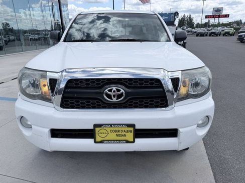 Used 2011 Toyota Tacoma 4x4 Access Cab V6 w/ TRD Off-Road Pkg image 7