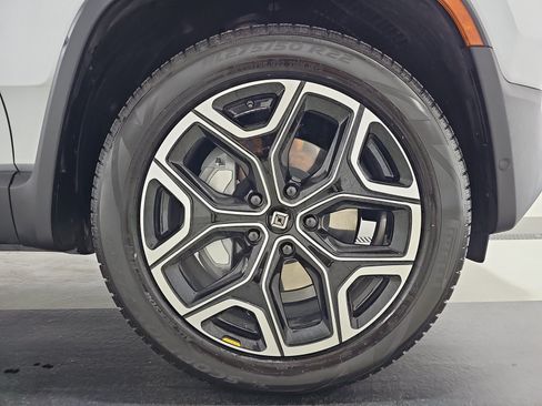 Used 2023 Rivian R1T Adventure AWD/4WD image 11