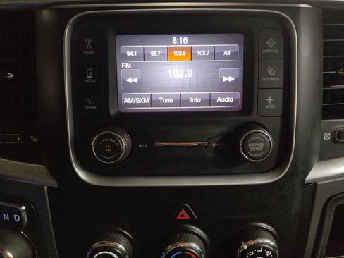 Used 2022 RAM 1500 Classic SLT image 25