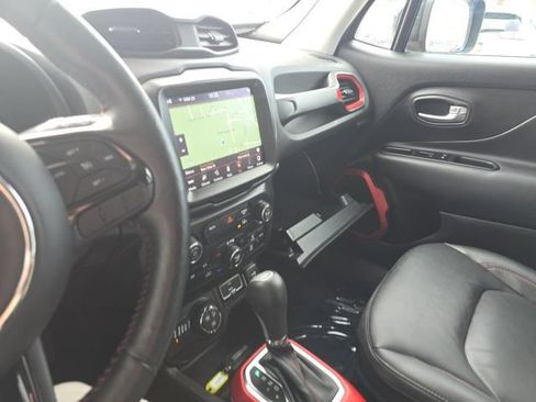 Certified 2022 Jeep Renegade Trailhawk AWD/4WD image 26