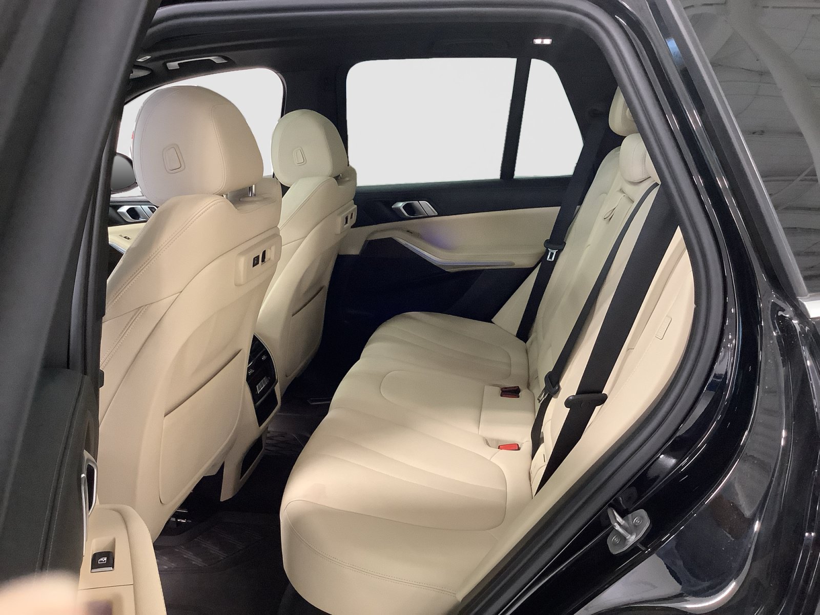 Used 2022 BMW X5 sDrive40i w/ Premium Package RWD image 16