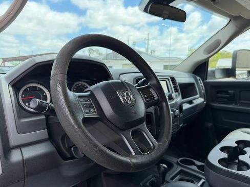 Used 2018 RAM 3500 Tradesman w/ Chrome Appearance Group image 11