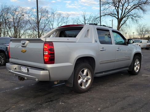 Used 2013 Chevrolet Avalanche LS w/ All-Star Edition image 4