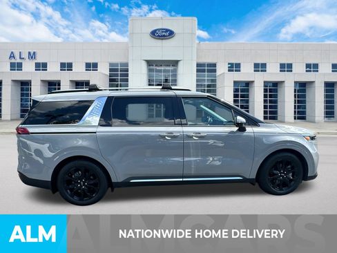 Used 2022 Kia Carnival SX FWD image 4