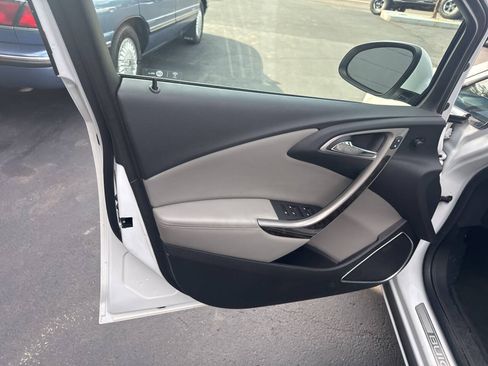 Used 2016 Buick Verano w/ Comfort Package FWD image 14