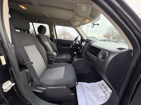 Used 2010 Jeep Patriot Latitude AWD/4WD image 28